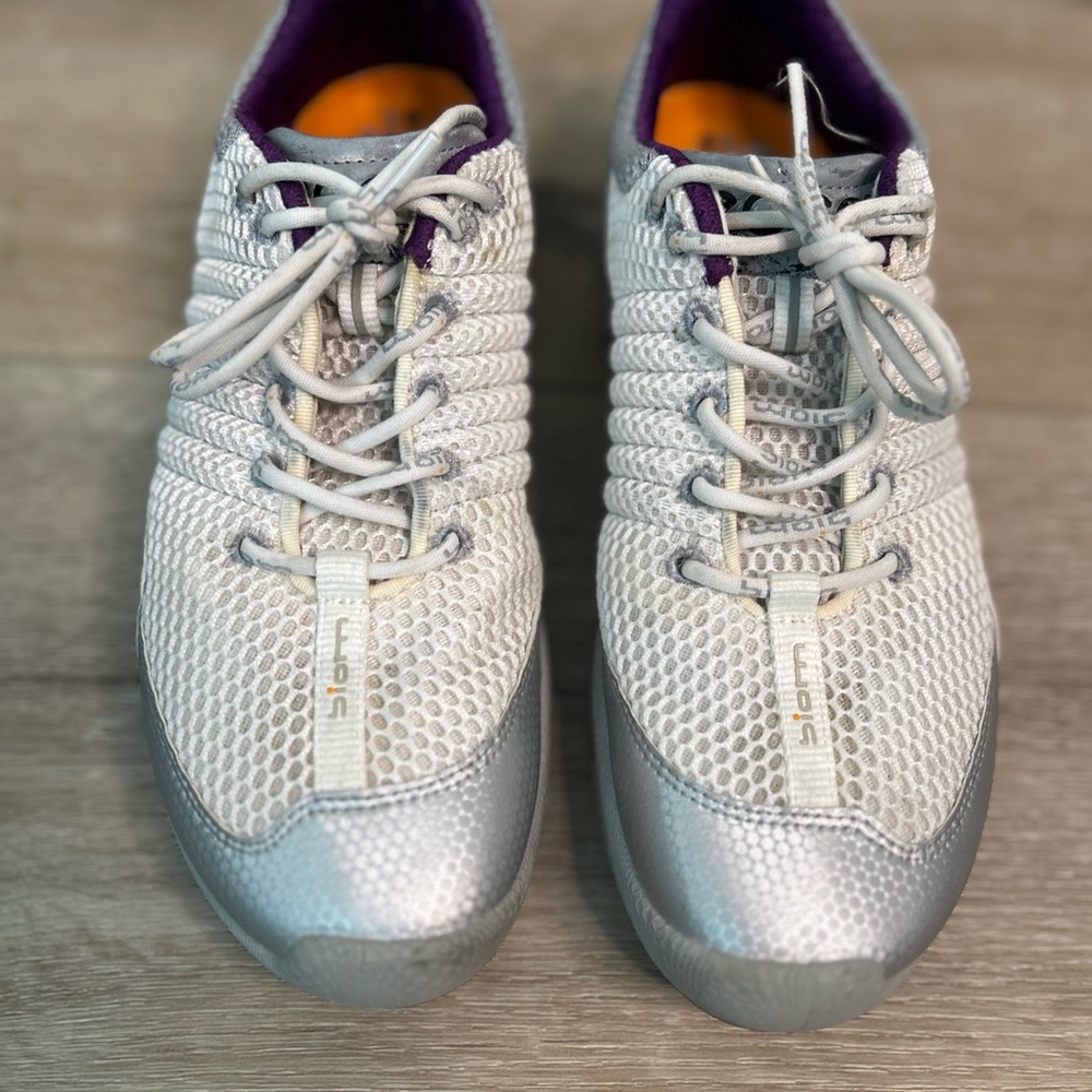 Ecco Women's Silver and Cream Sneakers - Picture 3 of 12